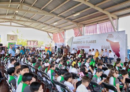 Arranca Durazo de manera exitosa ciclo escolar con entrega de uniformes y libros de texto gratuitos
