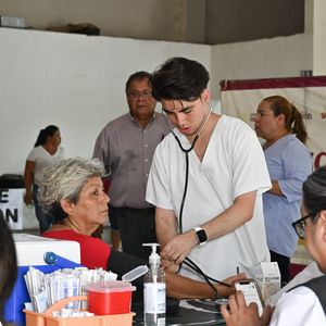 Servicios, salud y bienestar integral reciben familias de Cócorit con Feria de Paz