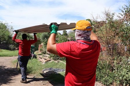 Apoya gobierno de Cajeme a familias con materiales para sus viviendas