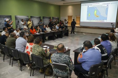 INSTALAN SESIÓN PERMANENTE DEL COMITÉ DE OPERACIONES DE EMERGENCIA ANTE POSIBLE IMPACTO DEL HURACÁN POLO