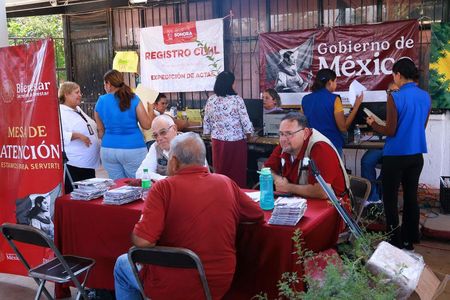 Reciben familias del Campo 29 beneficios con jornada 52 de servicios y feria de la Paz